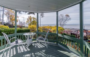 auberge foin de mer kamouraska gazebo facing st lawrence river