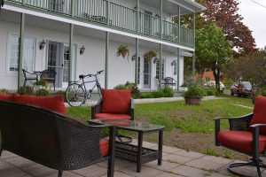 auberge foin de mer kamouraska terrace st lawrence river